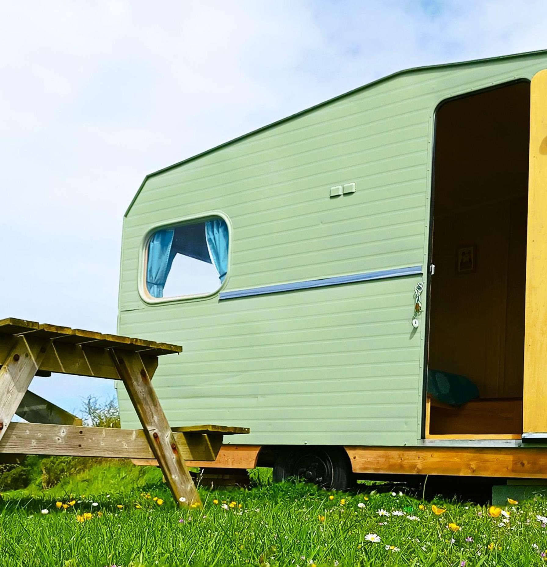 Camping Les Ronds Duval Face Aux Iles Anglo-Normandes Les Moitiers-d'Allonne Exteriér fotografie